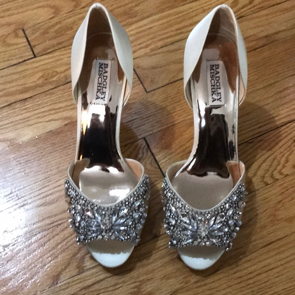 Badgley Mischka pumps